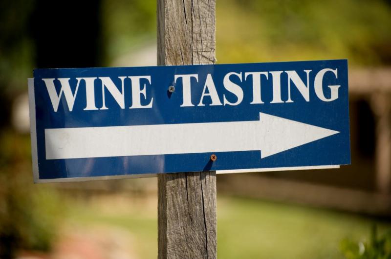 wine-tasting-fine-wine-and-tastings-on-main-lakewood-ranch Fine Wine and Tastings - Wine Tasting